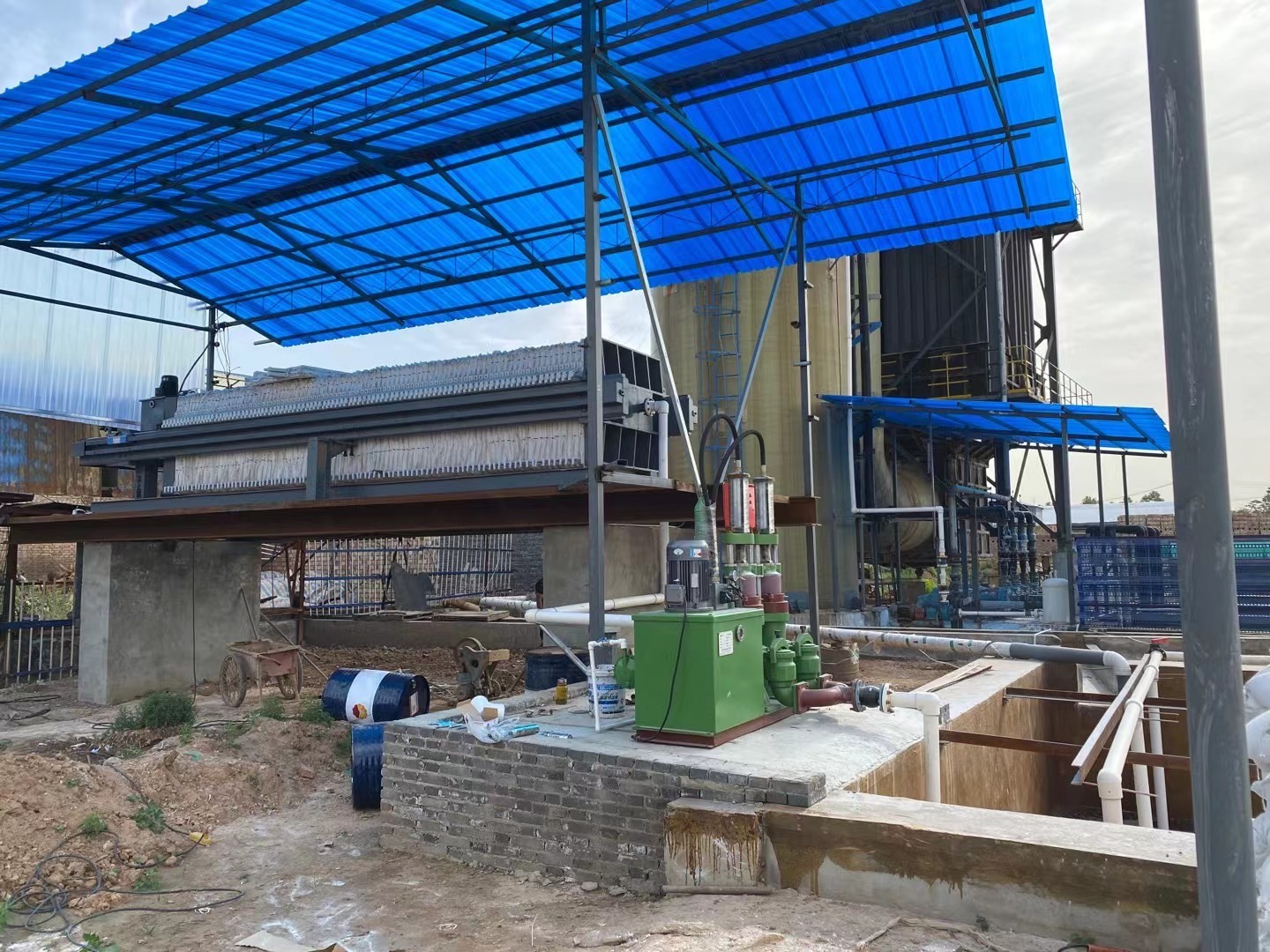 磚廠脫硫廢水壓濾機(jī)處理使用現(xiàn)場(chǎng) 磚廠脫硫廢水壓濾機(jī)處理使用現(xiàn)場(chǎng)