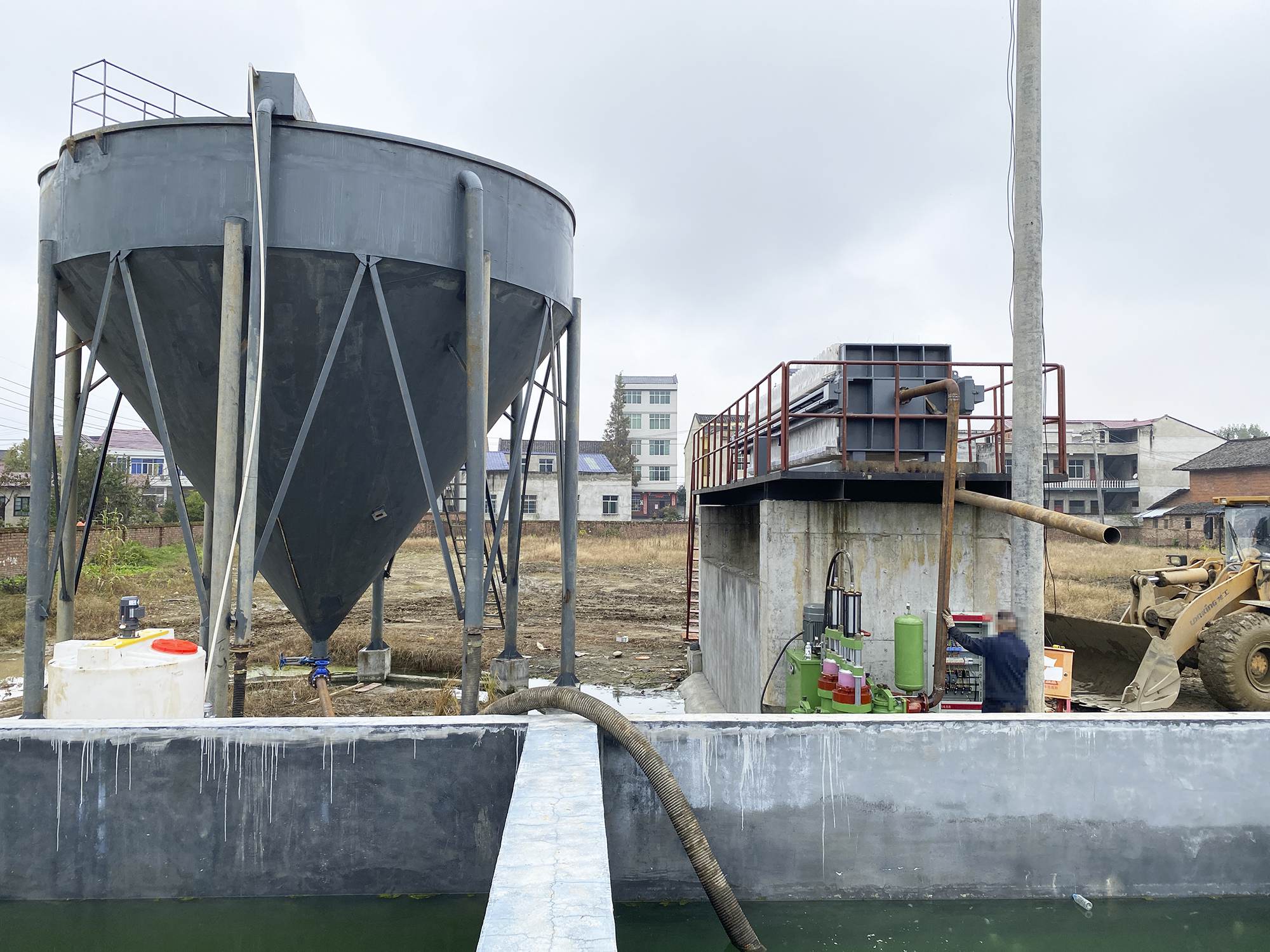 洗沙廠300平方壓濾機及壓濾機柱塞泵客戶案例2 洗沙廠300平方壓濾機及壓濾機柱塞泵客戶案例2